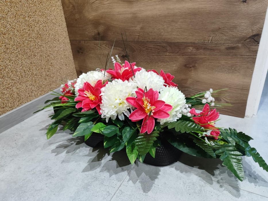 Kompozycje nagrobne PREMIUM   i żyrandole rustykalne dowóz