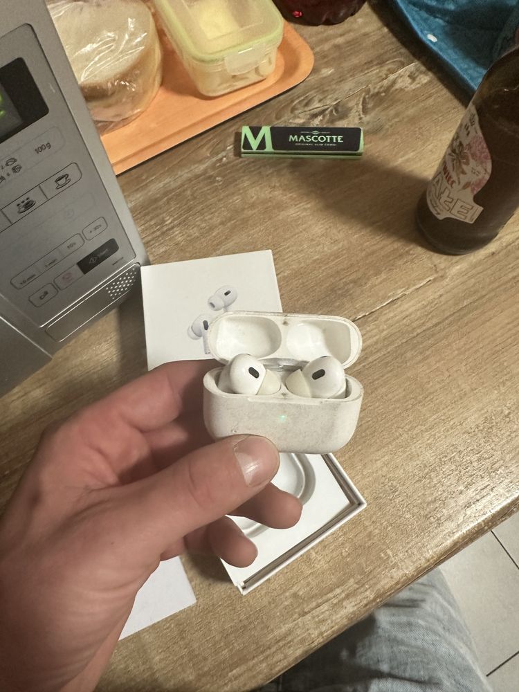 airpods pro 2.   .