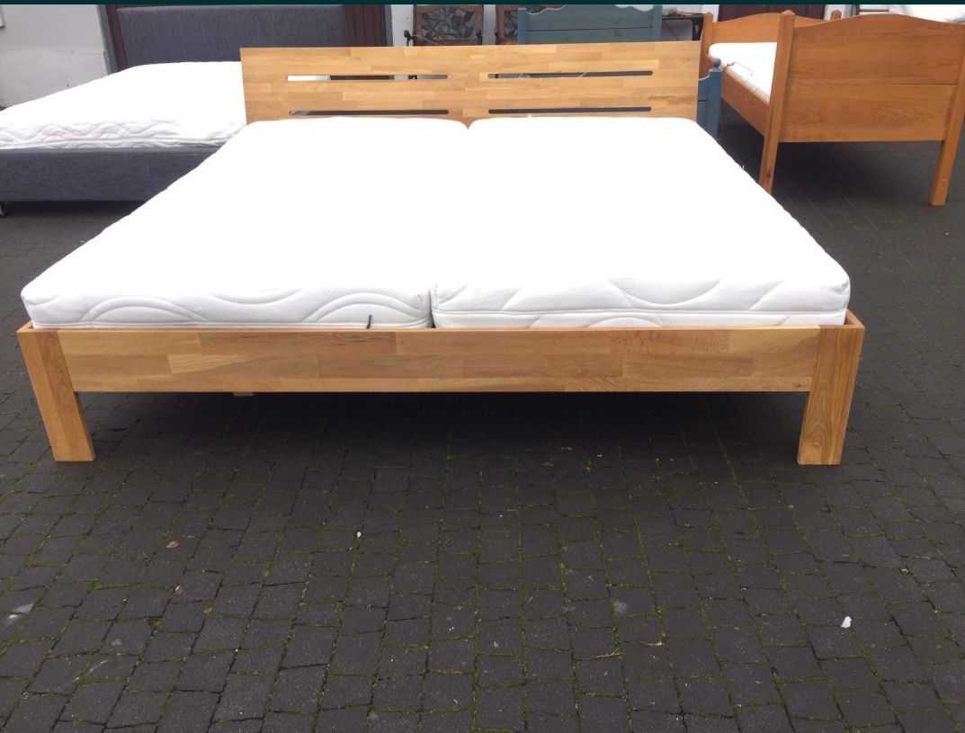 Łóżko drwniane 200x200 biale kompletne z materacami 2 szafki sypialnia