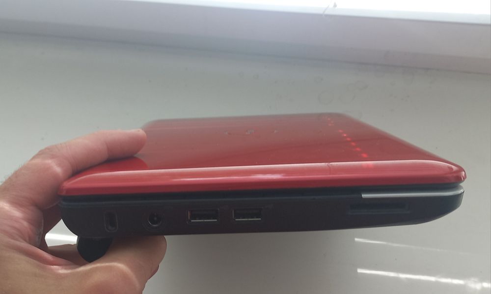 Продам ноутбук DELL на запчасти