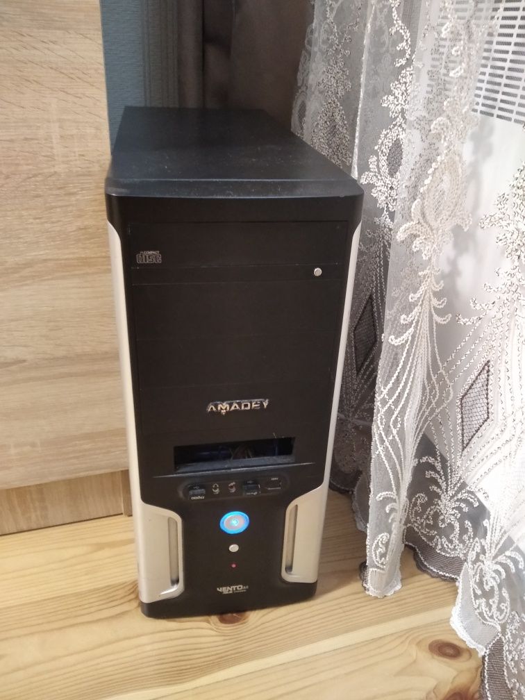 Компьютер ASUSTeK и монитор Samsung