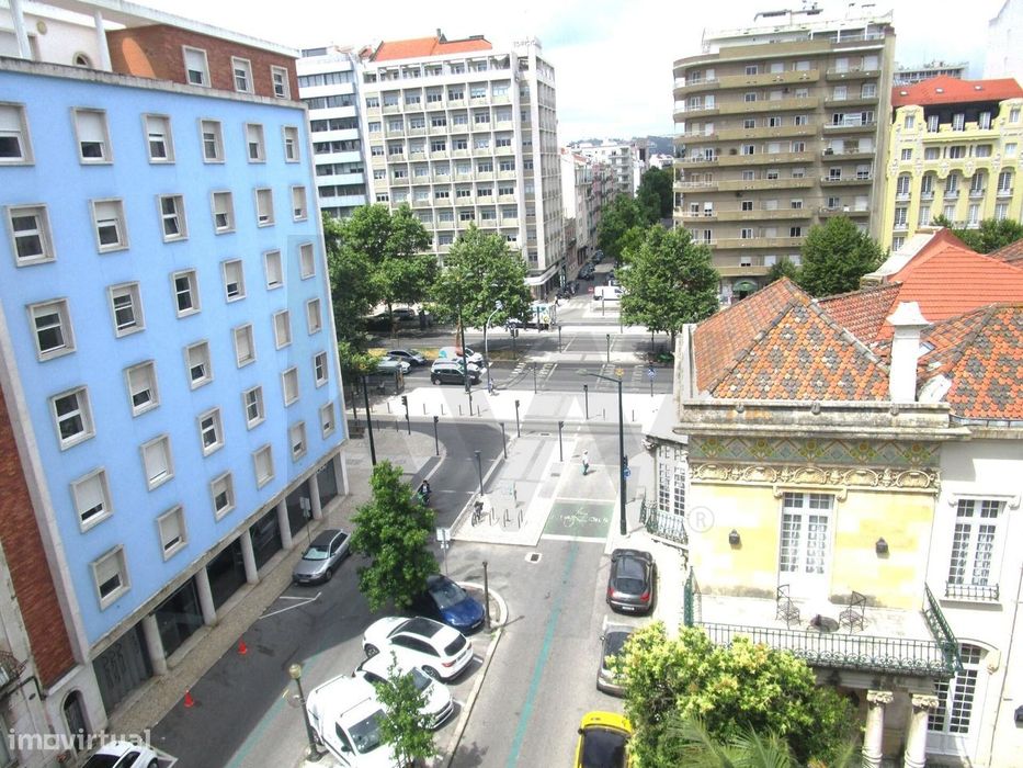 Escritório para Arrendamento *Av.da Republica*