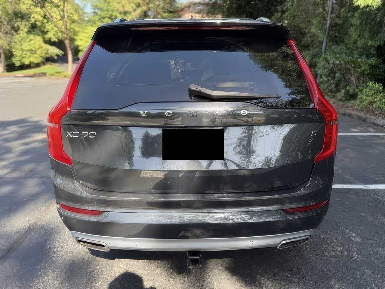2017 Volvo XC90 T6 Momentum