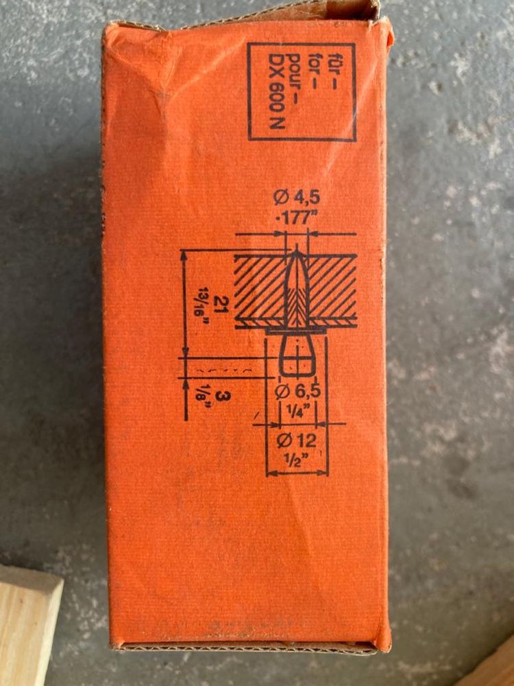 Kołki Hilti z gwintem (6 paczek po 100 szt.)