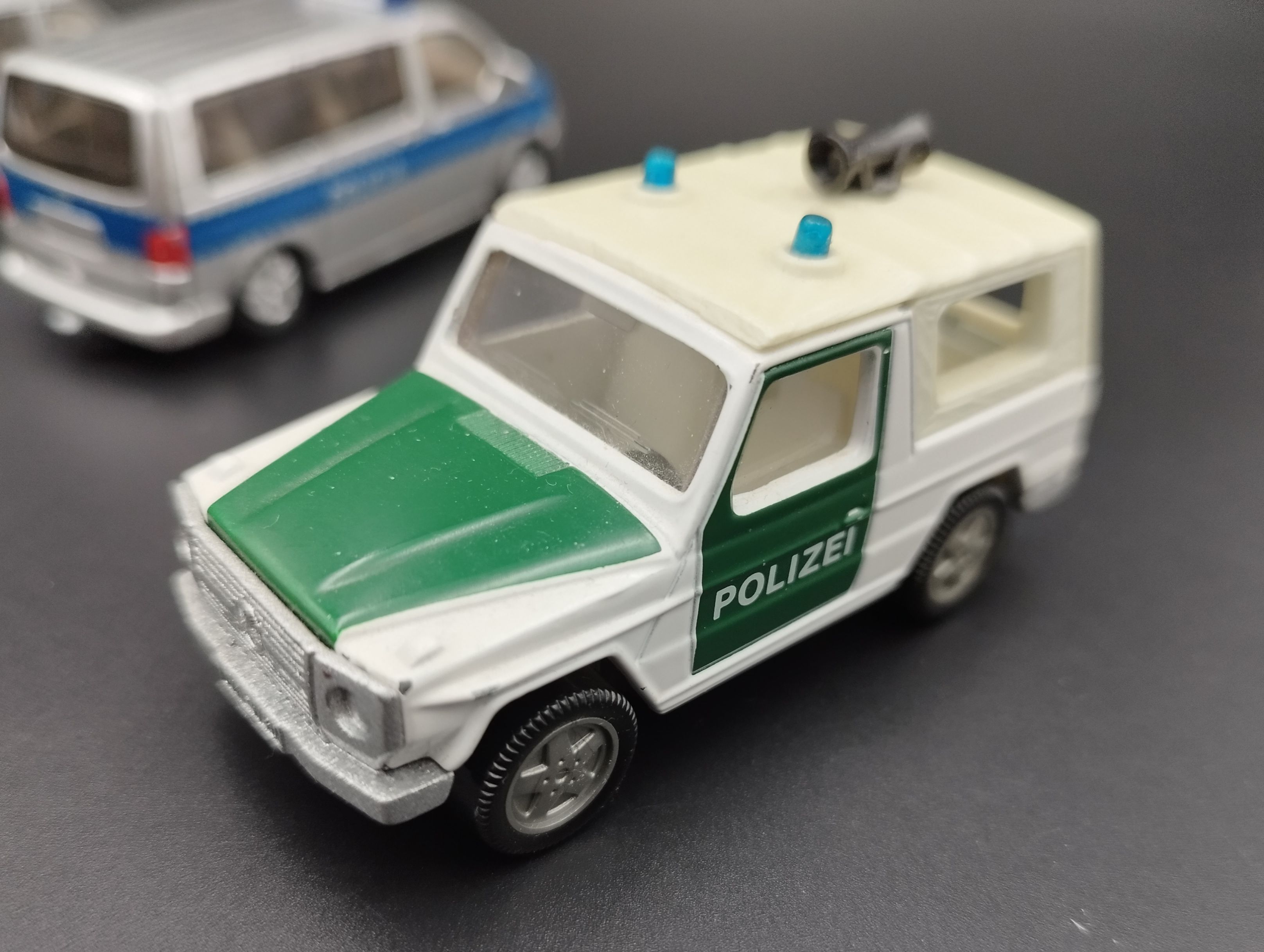siku 3 x resorak model mercedes volkswagen policja