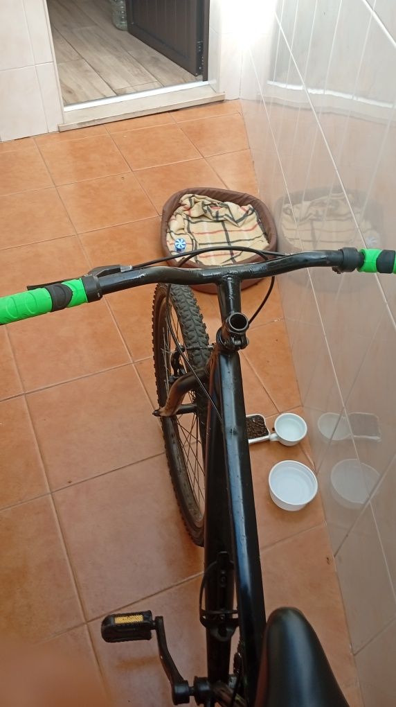 Bicicleta  usada  trocar ou venda marcar um ponto perto para entregar