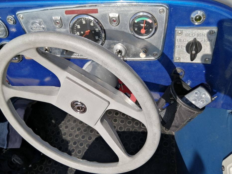 Лодка Solcio, двс Volvo penta aq115 з лафетом.