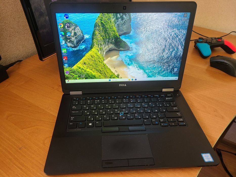 Ноутбук DELL Latitude E5470 / Core i5-6300 / SSD 240Gb / АКБ