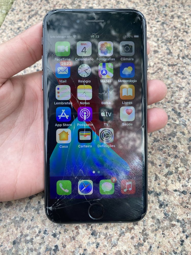 Vendo iphone 8 em bom estado