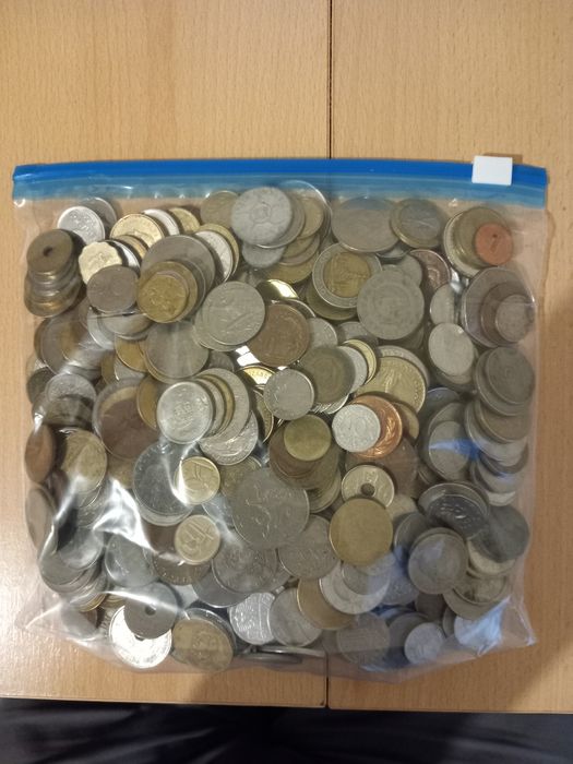 Lote de moedas estrangeiras antigas