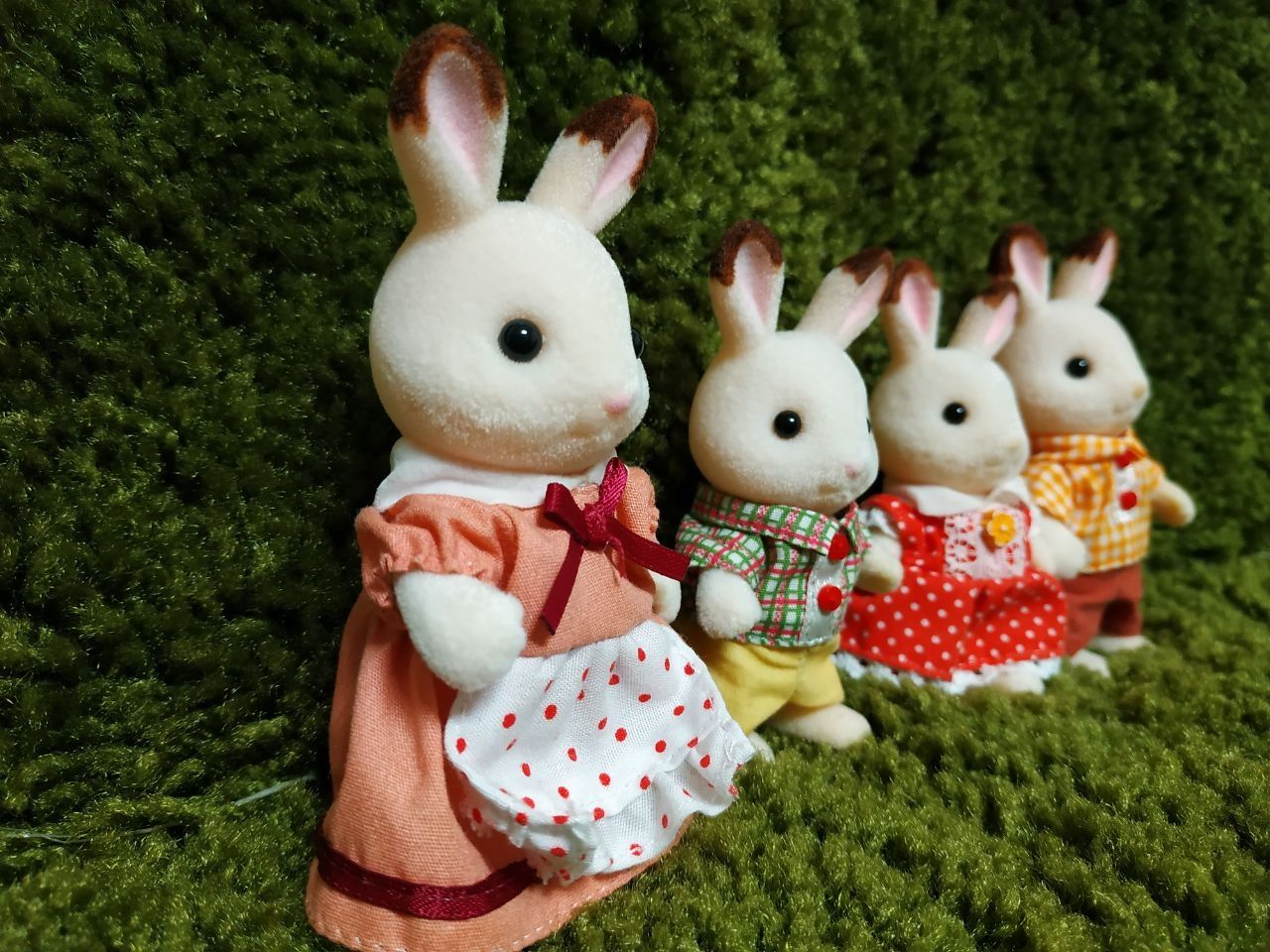 Sylvanian families семья кроликов домик дерево сім'я зайчиків сільвані