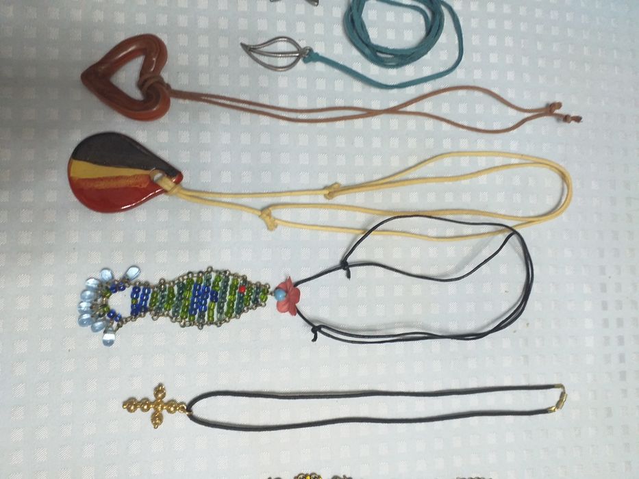 Conjunto de 12 fios e pulseiras