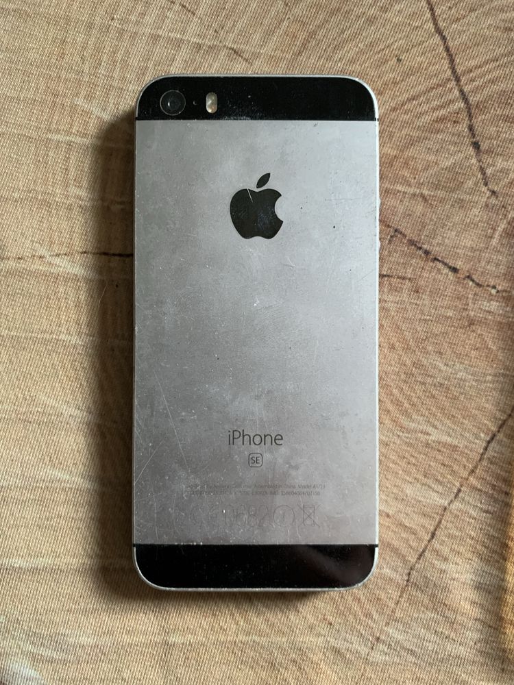 iPhone SE, uszkodzony dotyk i ekran