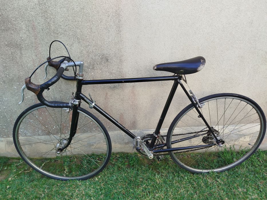 Bicicleta antiga de estrada
