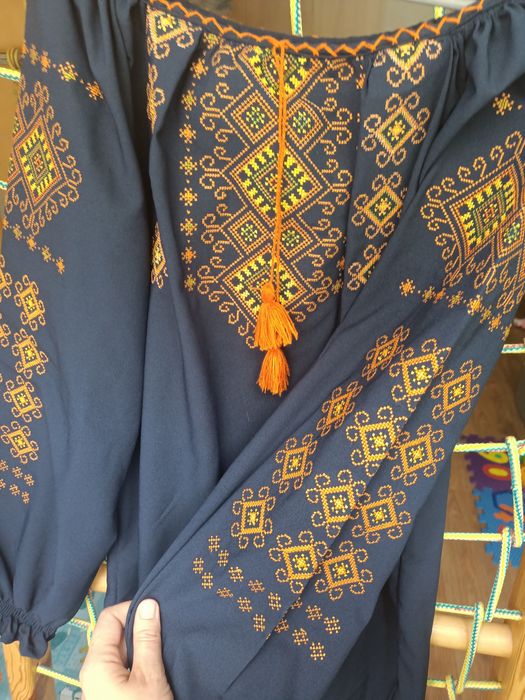 Жіноча вишиванка 44-46 розмір темно-синій колір, нова