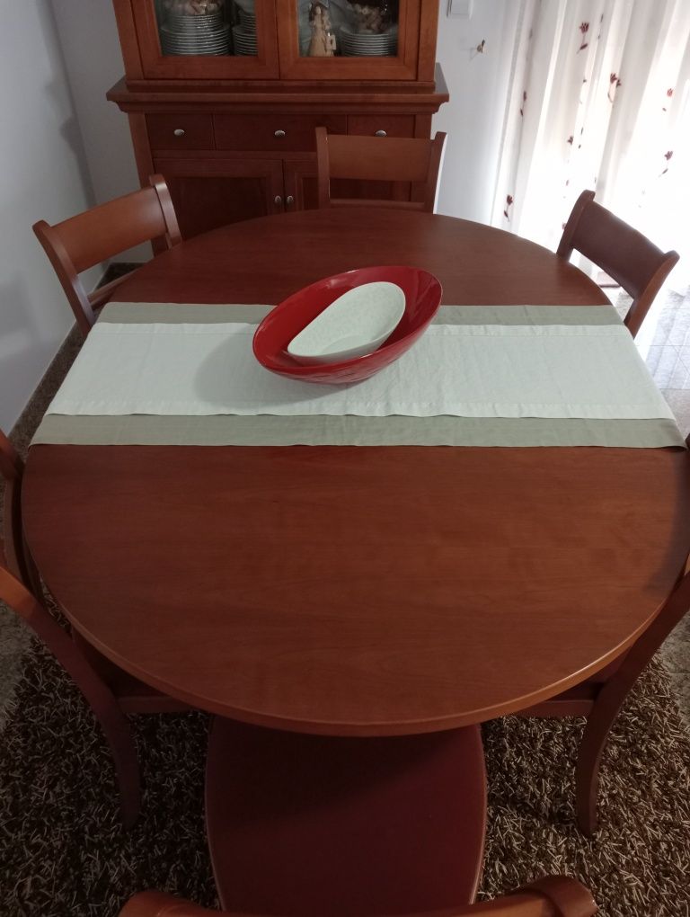 Mesa de sala em cerejeira 1,55x1,13