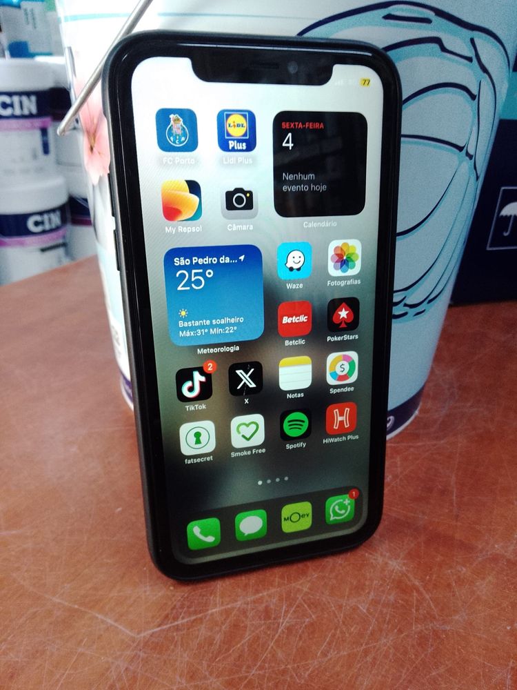 Iphone 11 como novo troco ou vendo