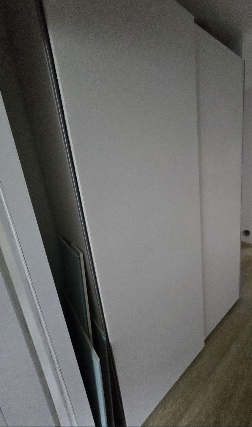 Szafa Ikea  biała przesuwna