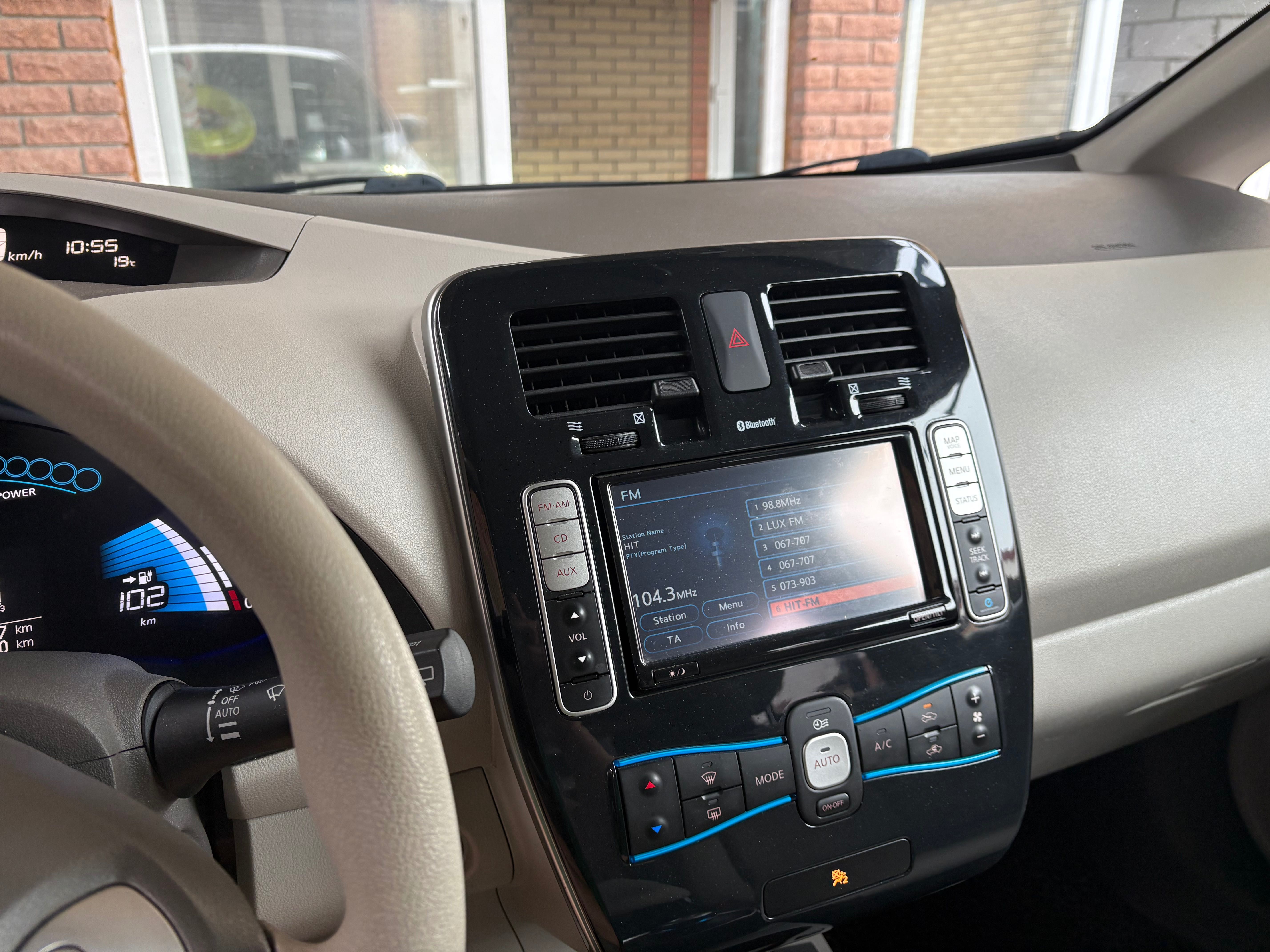 Продам Nissan Leaf
