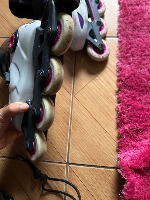 Patins e capacete menina