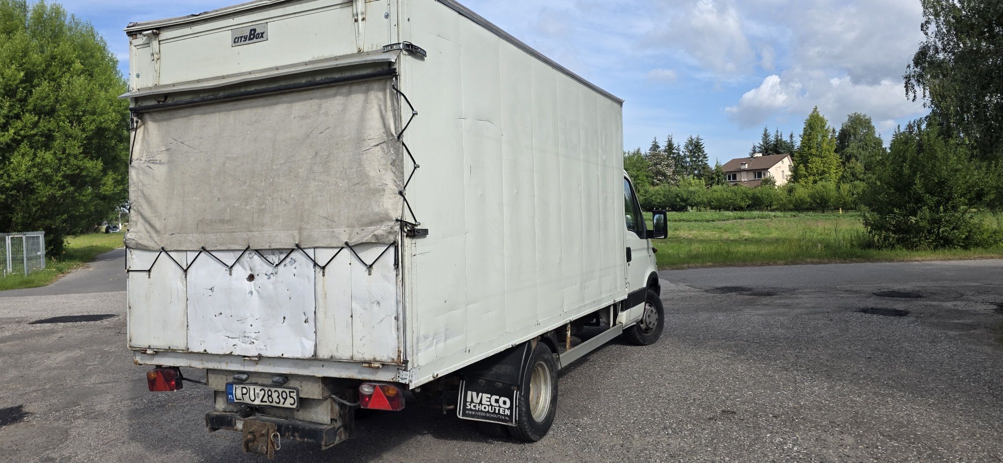 Iveco Daily 2.8  kontyner ,kiper  laweta Hak 3.5t