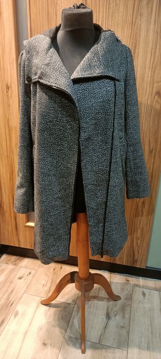 Płaszcz z kapturem damski