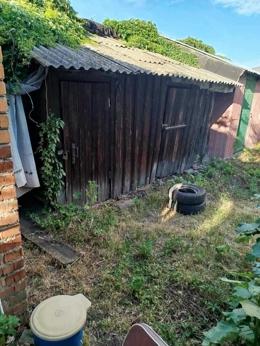 Продам 1 квартиру біля метро Спортивна