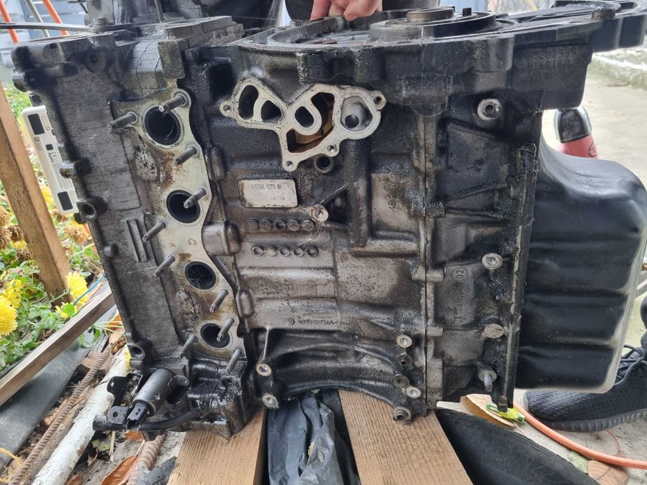 Продам двигун пежо 5008,1.6бензин