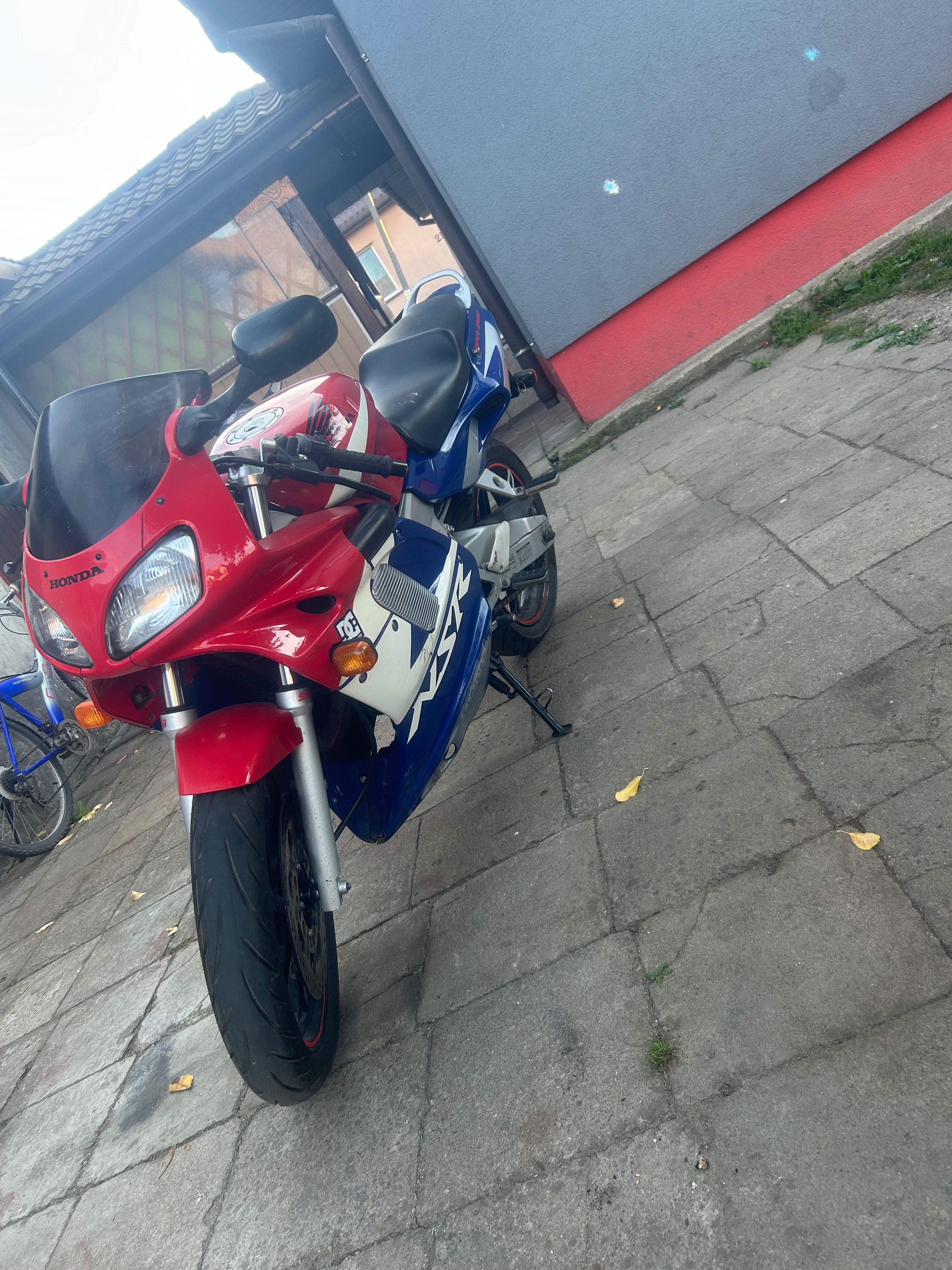 Sprzedam Hondę nsr 125.