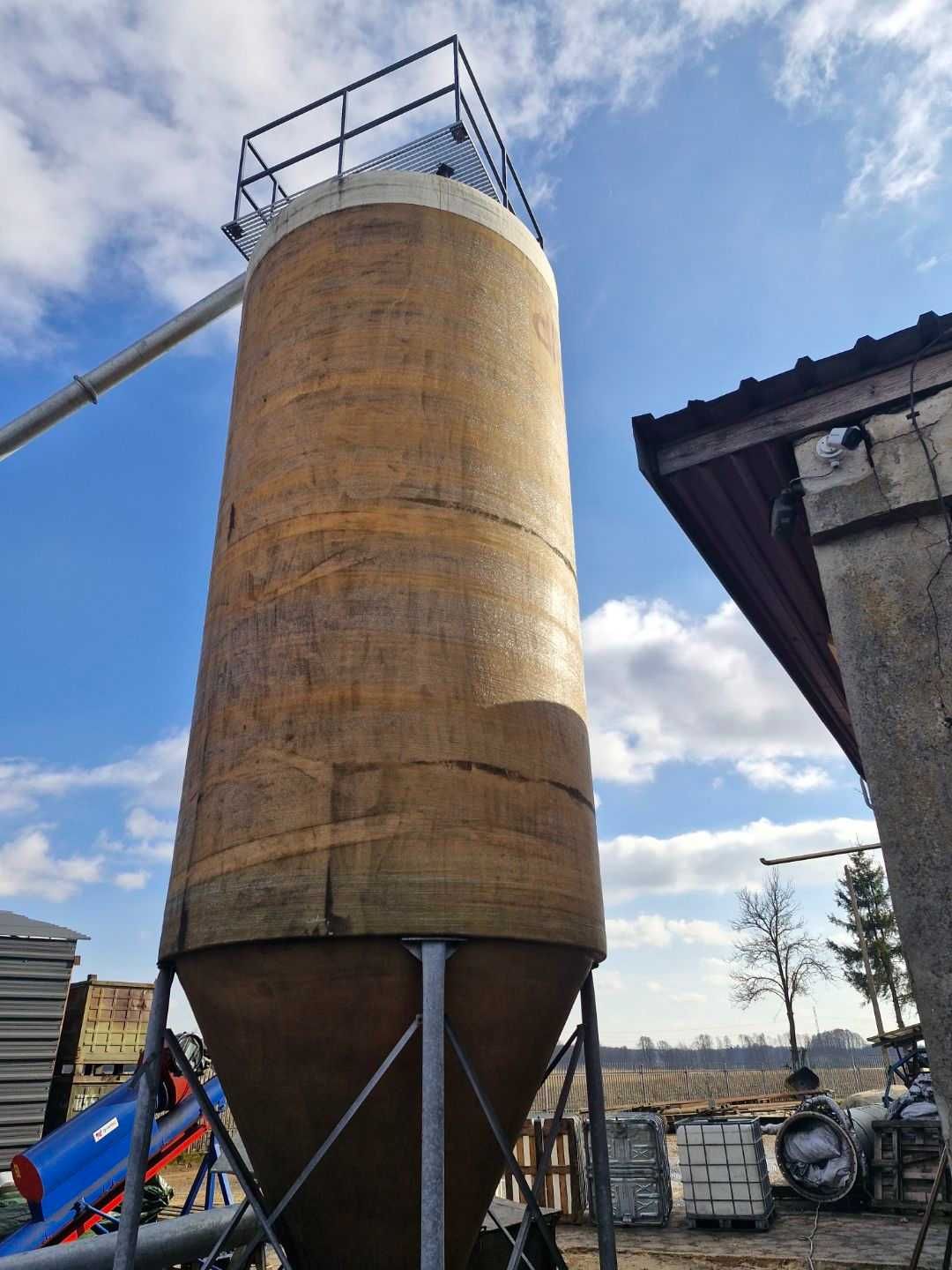 Silos paszowy 26 m3 tj 18 ton z tworzywa