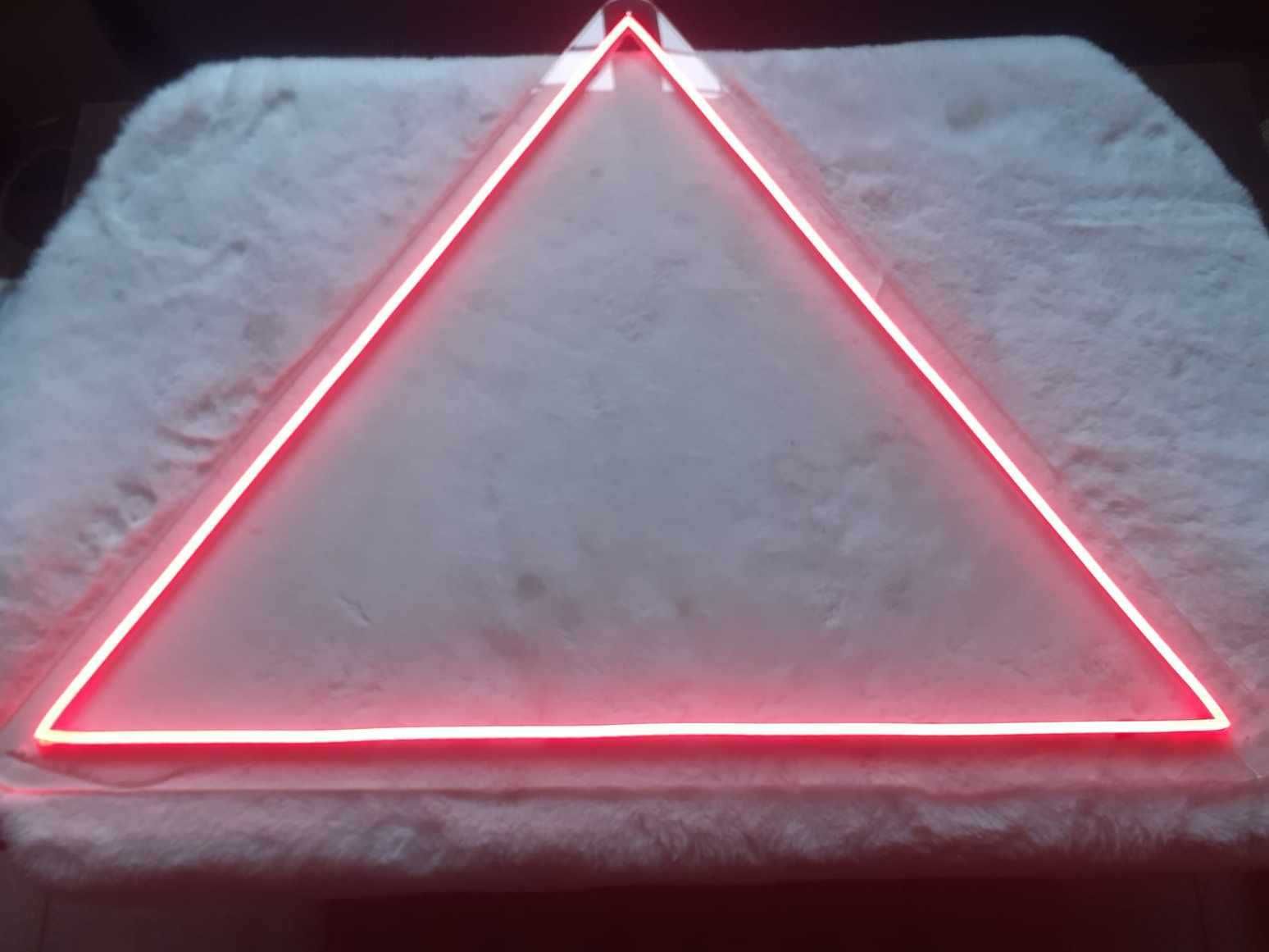 Неоновая светодиодная вывеска neon led Треугольник 77 х70 см