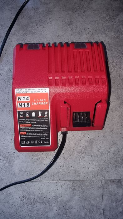 Ładowarka do baterii milwaukee