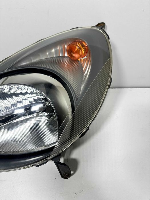 Toyota Yaris I Verso  Lampa Przednia Prawa Lewa Europa cena za 1st