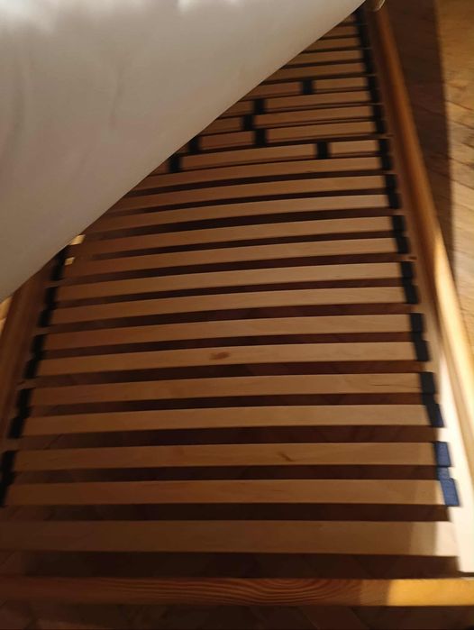 Łóżko drewniane z materacem 70