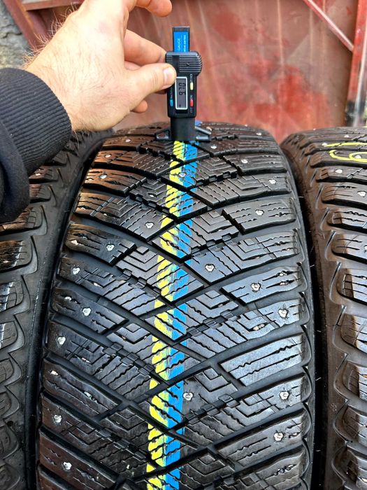 Шины БУ 225 55 R 17 Goodyear UltraGrip Ice Arctic Резина зима ШИП