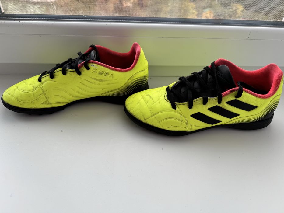 Продам бутсы adidas размер 36 и 2/3