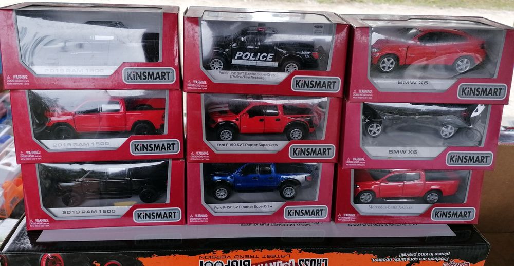 Металеві модельки 1:38 1:36