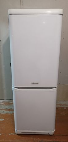Двухкамерный холодильник ARISTON