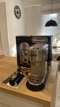 Ekspres DELONGHI Dedica Style EC685.M