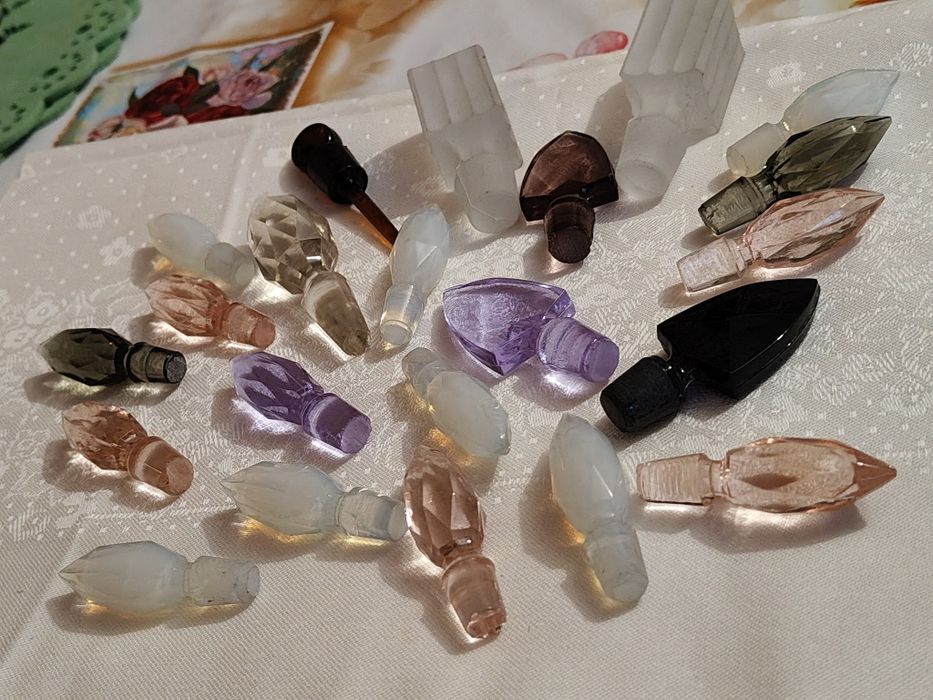 Szklane koreczki do butelek