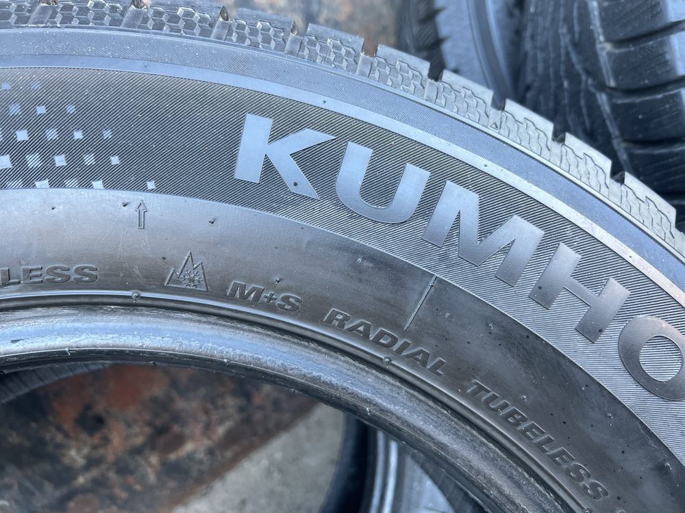 Продам резину Kumho 235/65/R17