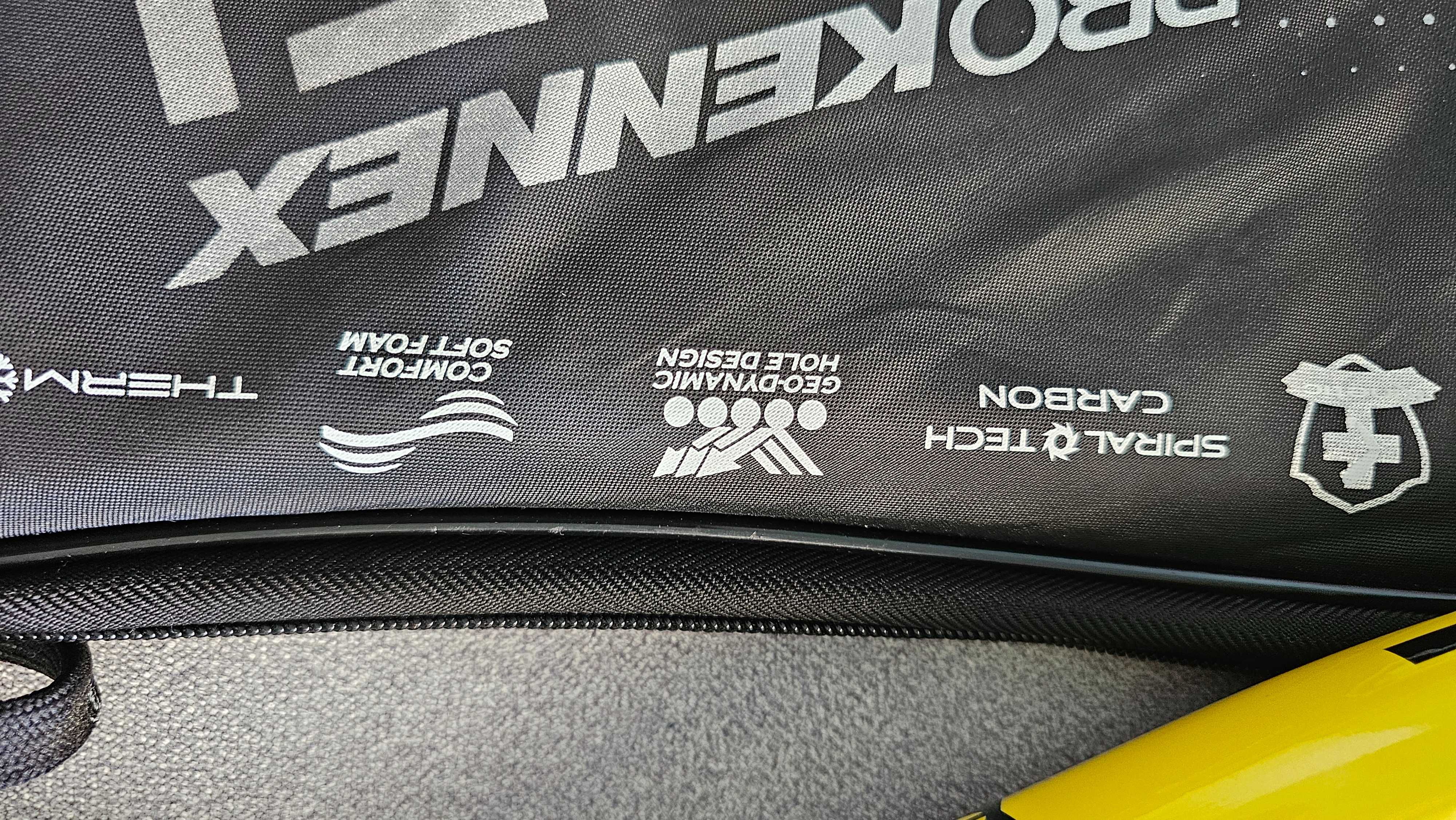 Raquete de PADEL PROKENNEX Carbon FOCUS Kinetic System gr. 355