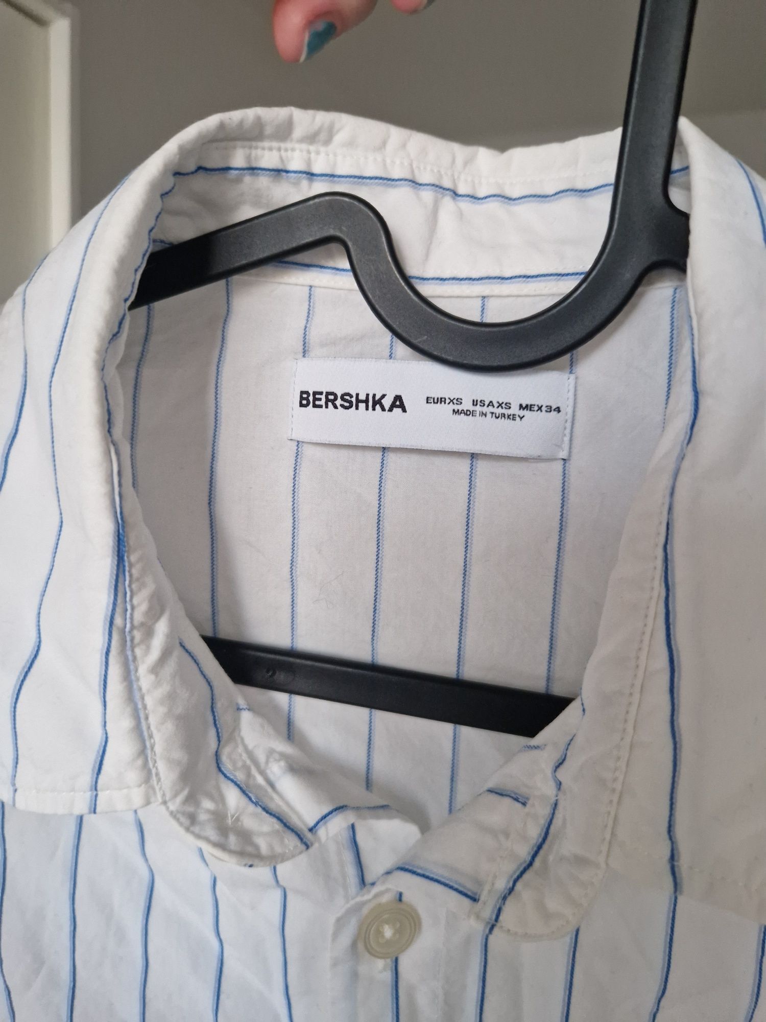 Krótka oversize koszula w paski, bershka, bawełniana, biała, niebieska