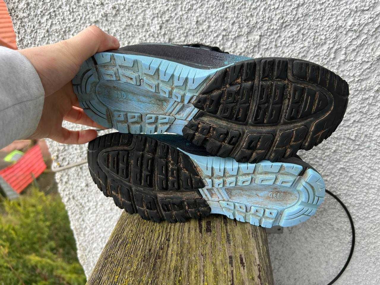 Кросівки Asics (37.5)