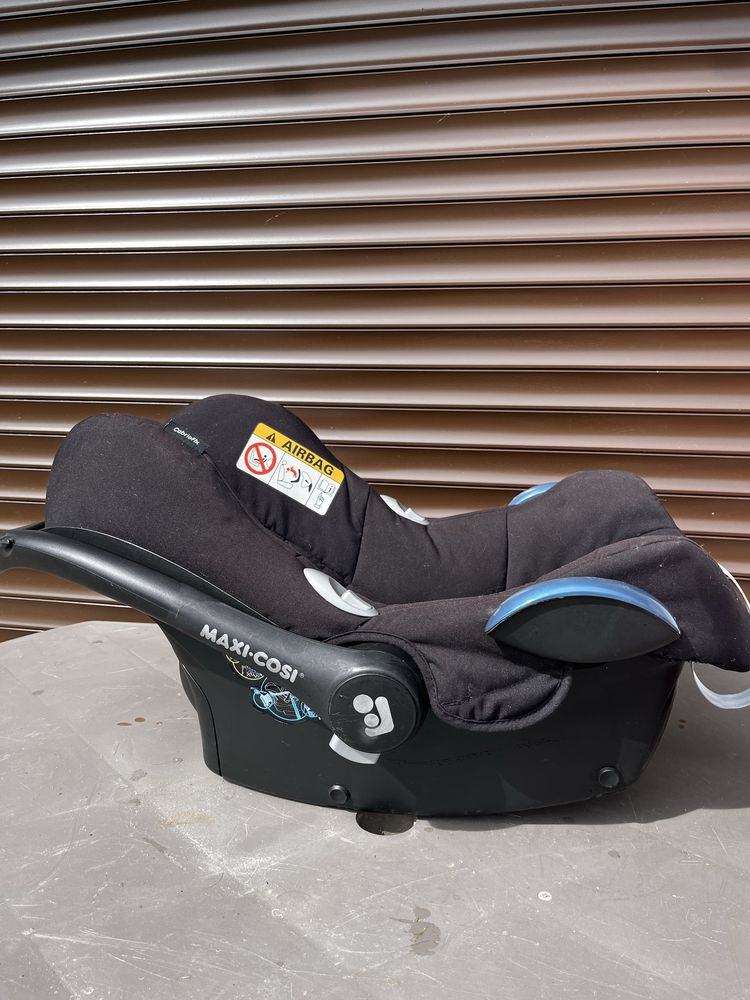Автокрісло Maxi Cosi Cabriofix