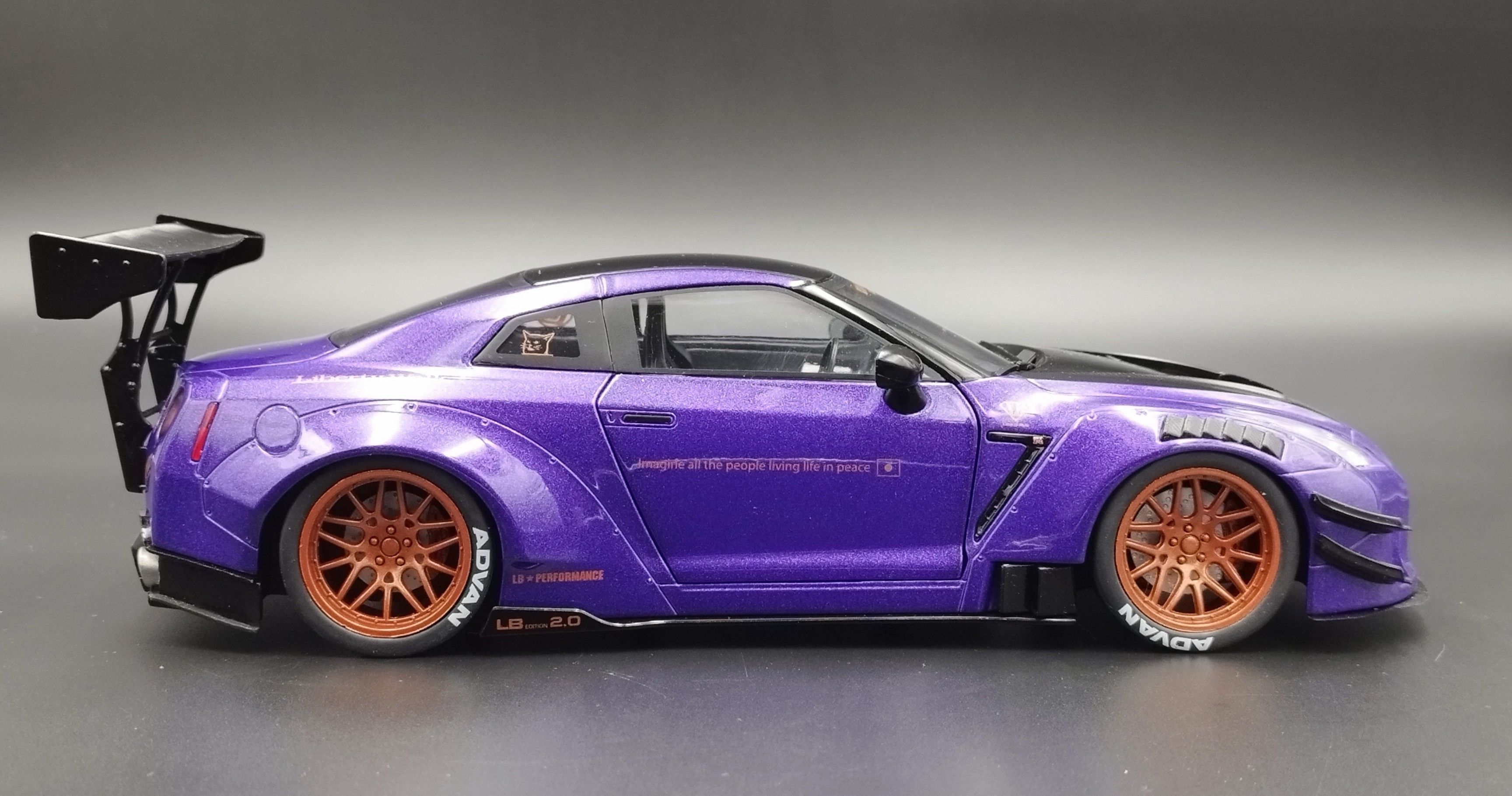 1:18 Solido NISSAN  GTR-R35 Skyline Liberty Works LB Purplezilla model