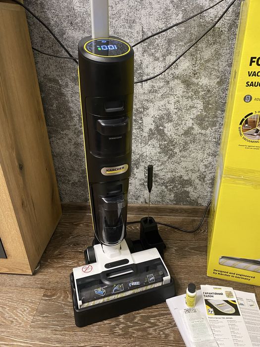 Пылесос karcher FCV 4 ручной моющий пилосос