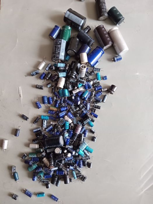 Набір конденсаторів електролітичних