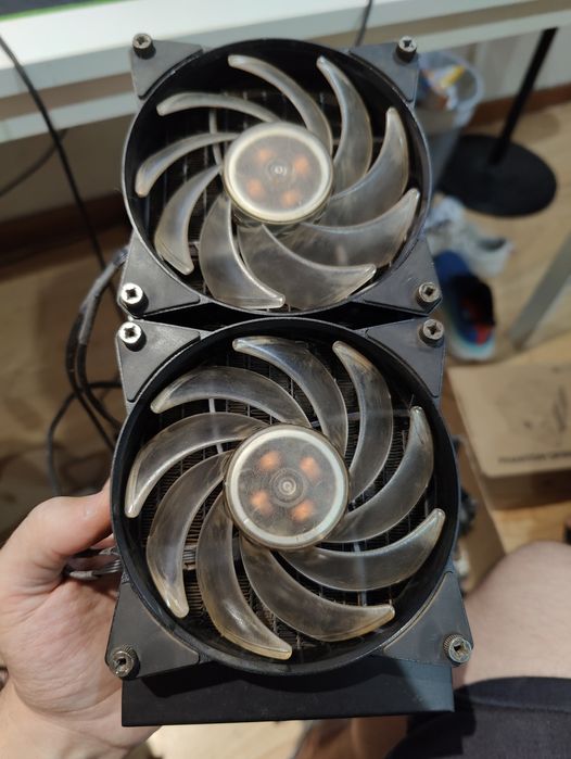Cooler Master 240L