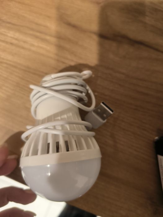 Лампи що працюють від павера